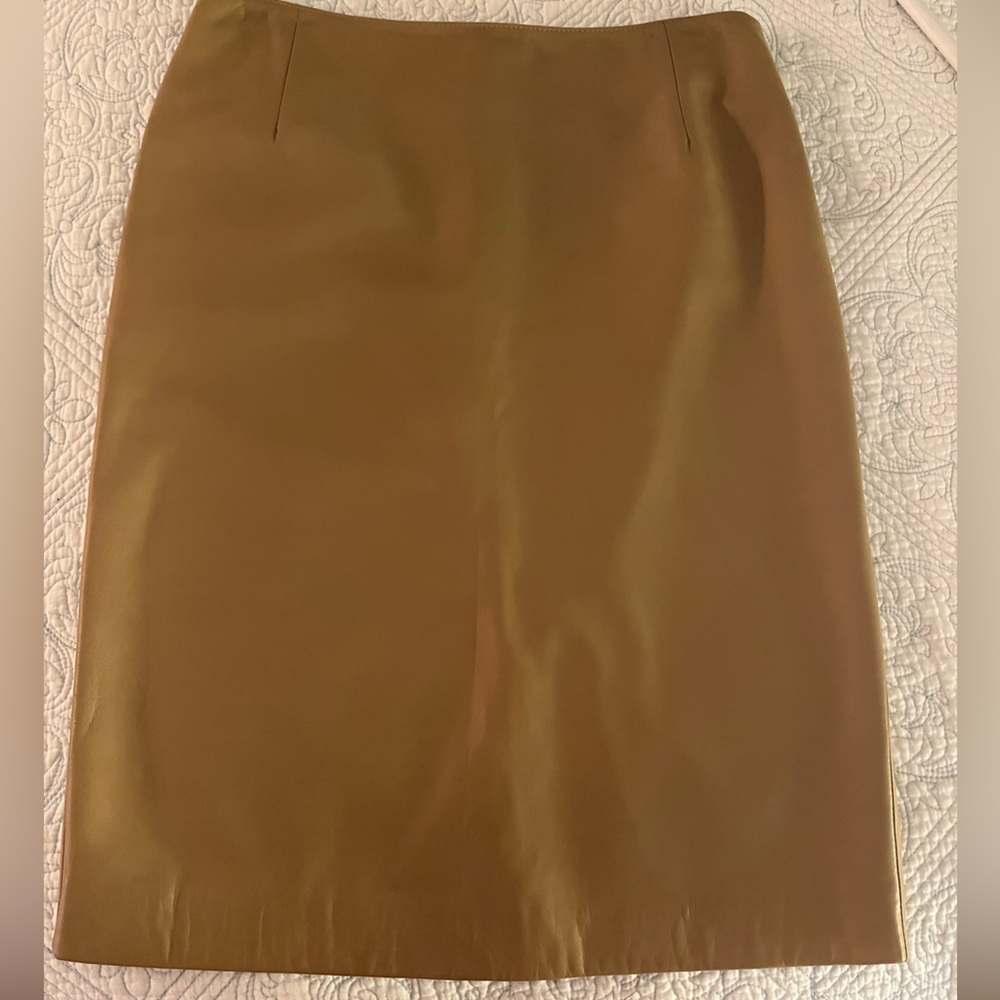 Agnona calf’s leather skirt, made in Italy
